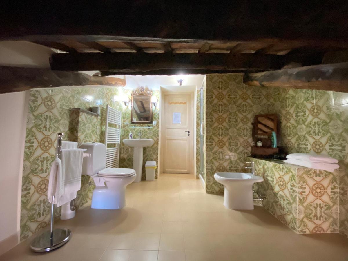 Hotel Vesconte Residenza D'Epoca Dal 1533 à Bolsena Extérieur photo