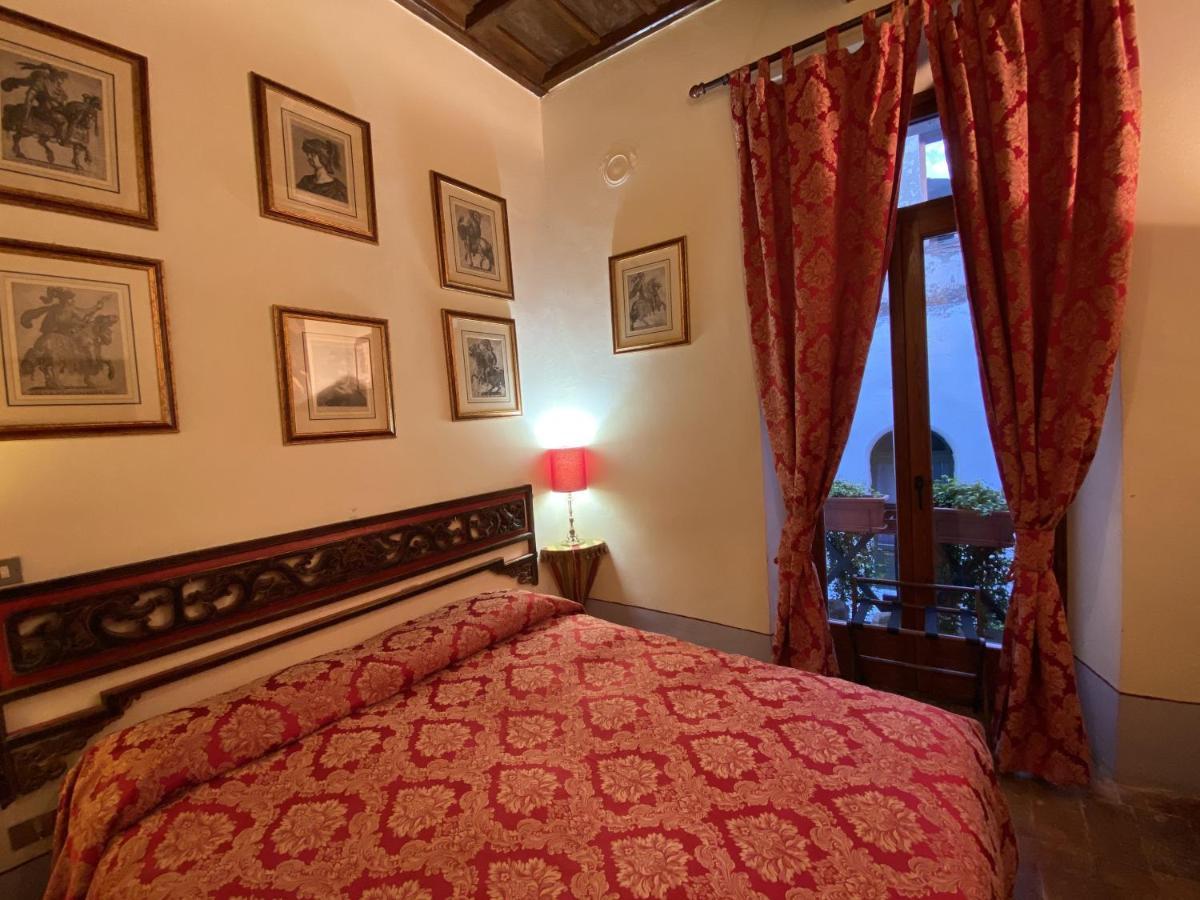 Hotel Vesconte Residenza D'Epoca Dal 1533 à Bolsena Extérieur photo