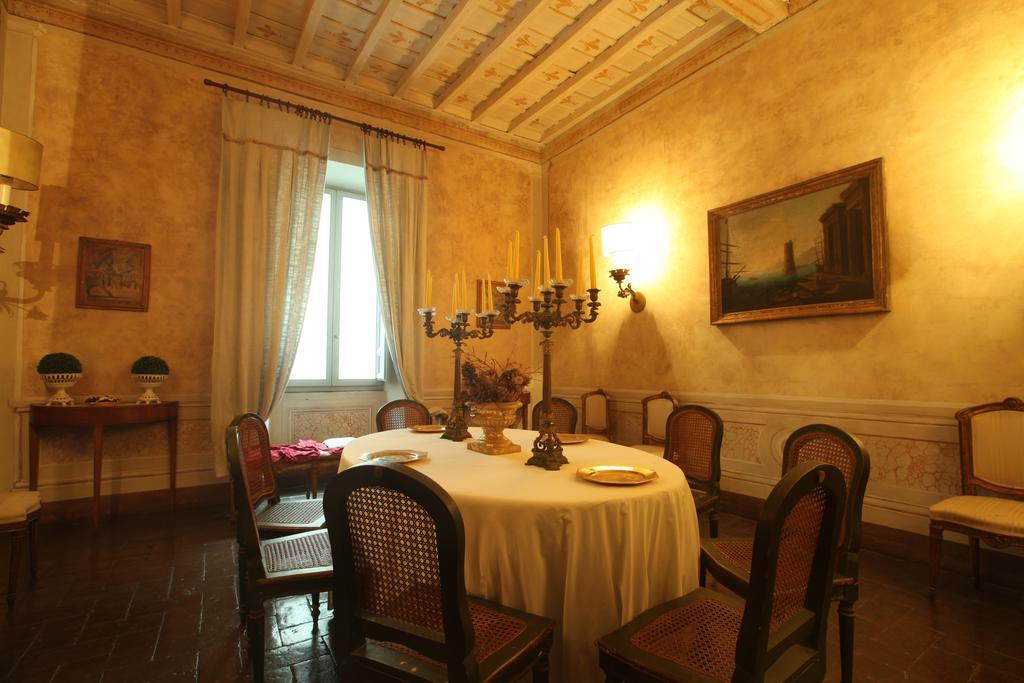 Hotel Vesconte Residenza D'Epoca Dal 1533 à Bolsena Extérieur photo